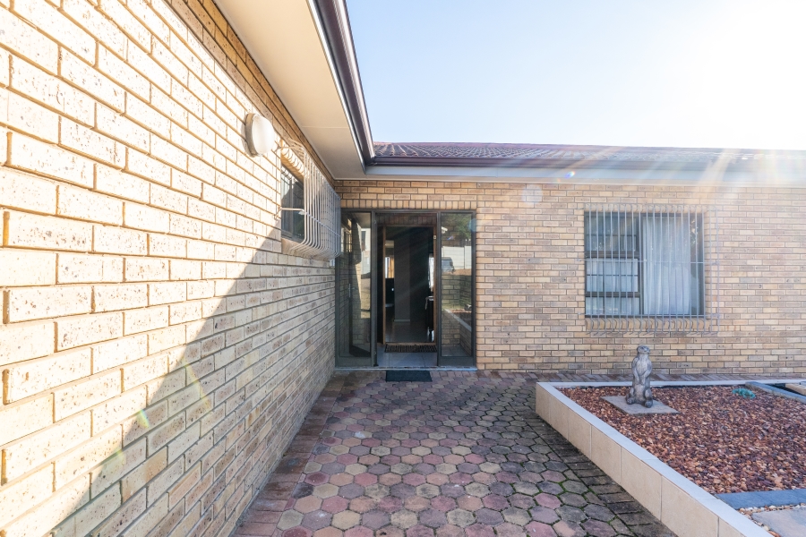 4 Bedroom Property for Sale in Dana Bay Western Cape